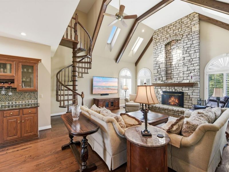 5595 Boomer Road, Cincinnati, OH 45247 Photo 8