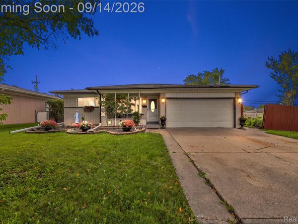 3516 Cero Drive, Sterling Heights, Mi 48310