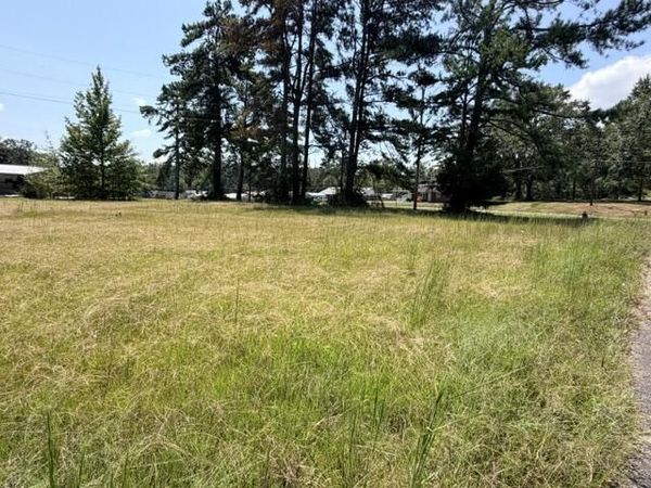 Gaylon Dr., Iuka, MS 38852