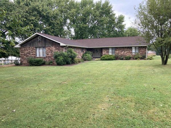 7420 E State Road 64, Francisco, IN 47649