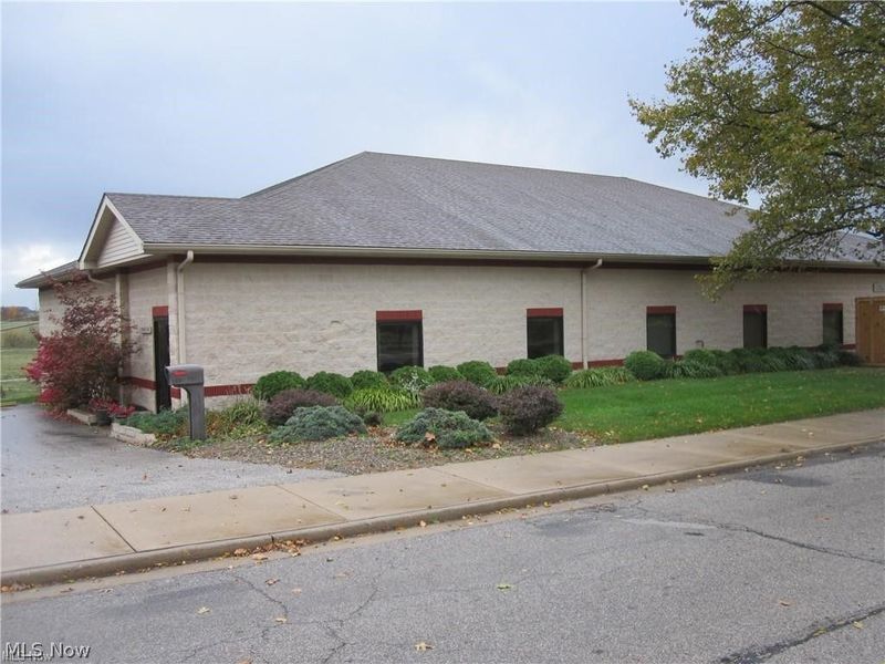 95 16th Street SW, Barberton, OH 44203 Photo 3
