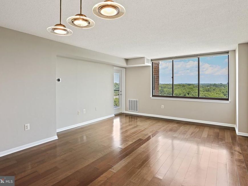 10101 Grosvenor Place, Unit 1110, Rockville, MD 20852 Main Photo