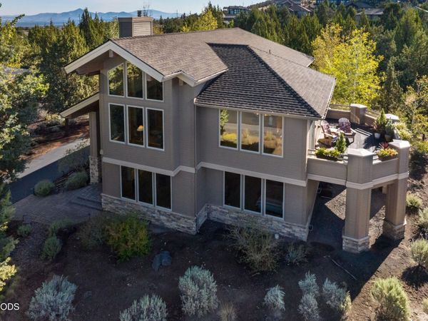 1042 Trail Creek Drive, Redmond, OR 97756