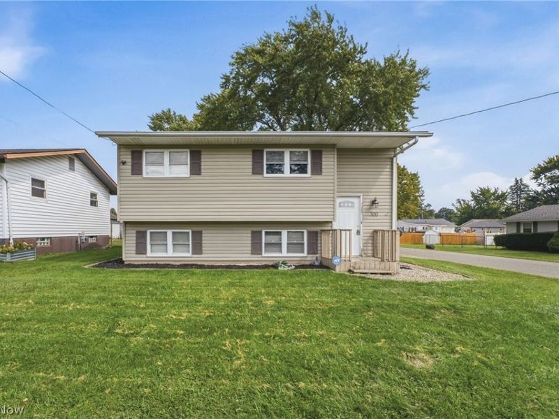 300 27th Street NW, Massillon, OH 44647 Photo 1