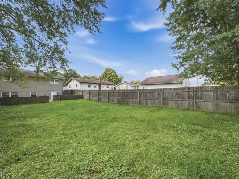 300 27th Street NW, Massillon, OH 44647 Photo 10