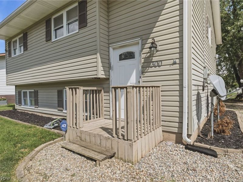 300 27th Street NW, Massillon, OH 44647 Photo 4