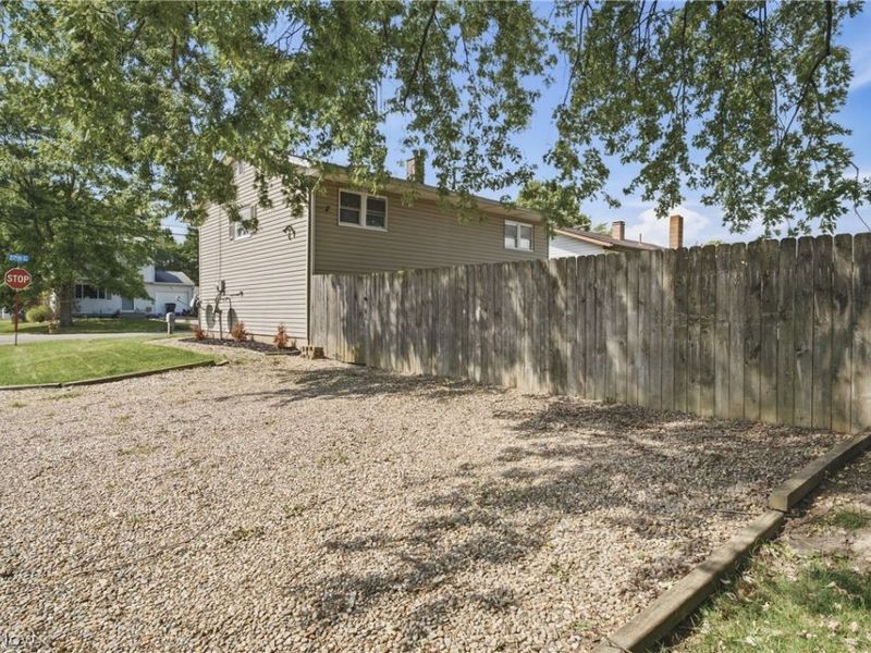 300 27th Street NW, Massillon, OH 44647 Photo 5