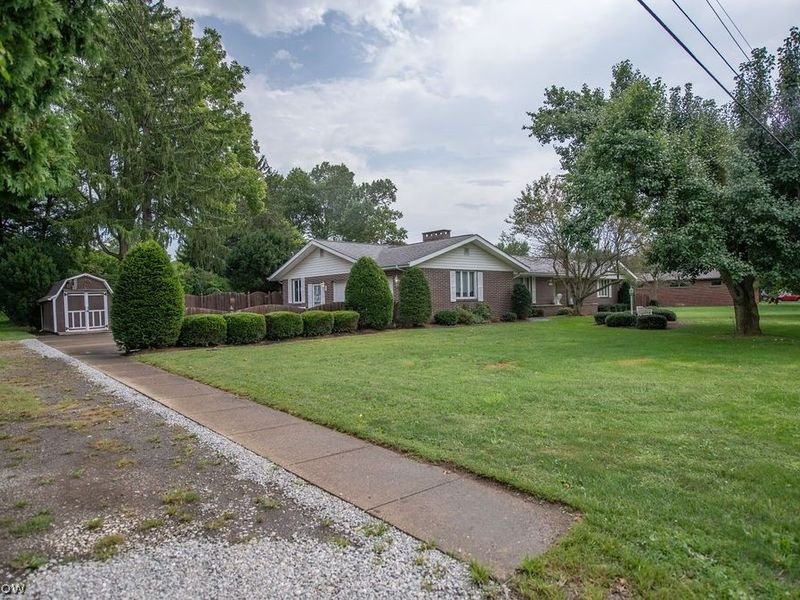 1779 Sunset Lane SE, New Philadelphia, OH 44663 Photo 3