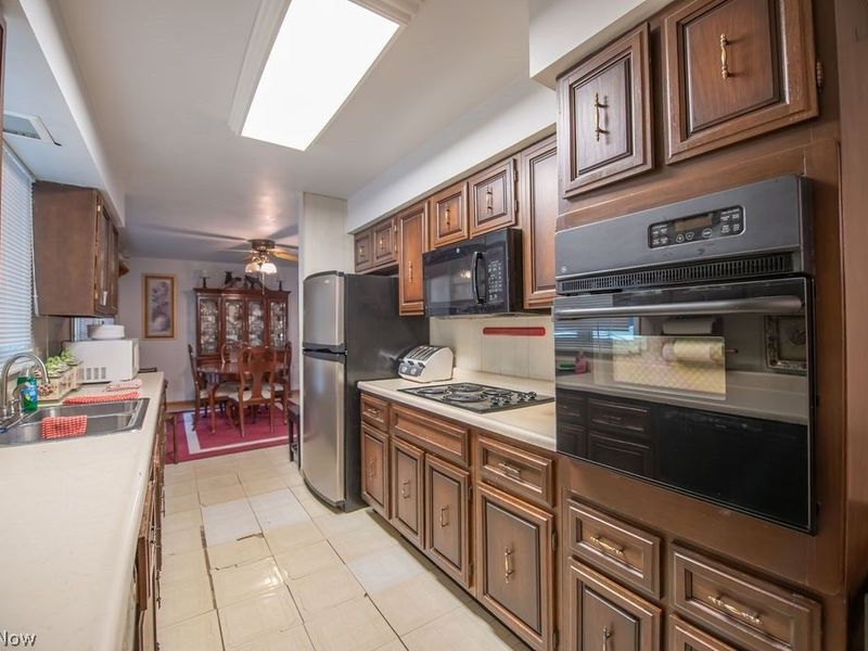 1779 Sunset Lane SE, New Philadelphia, OH 44663 Photo 7