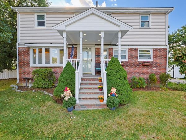 122 Westview Dr, Norwood, MA 02062