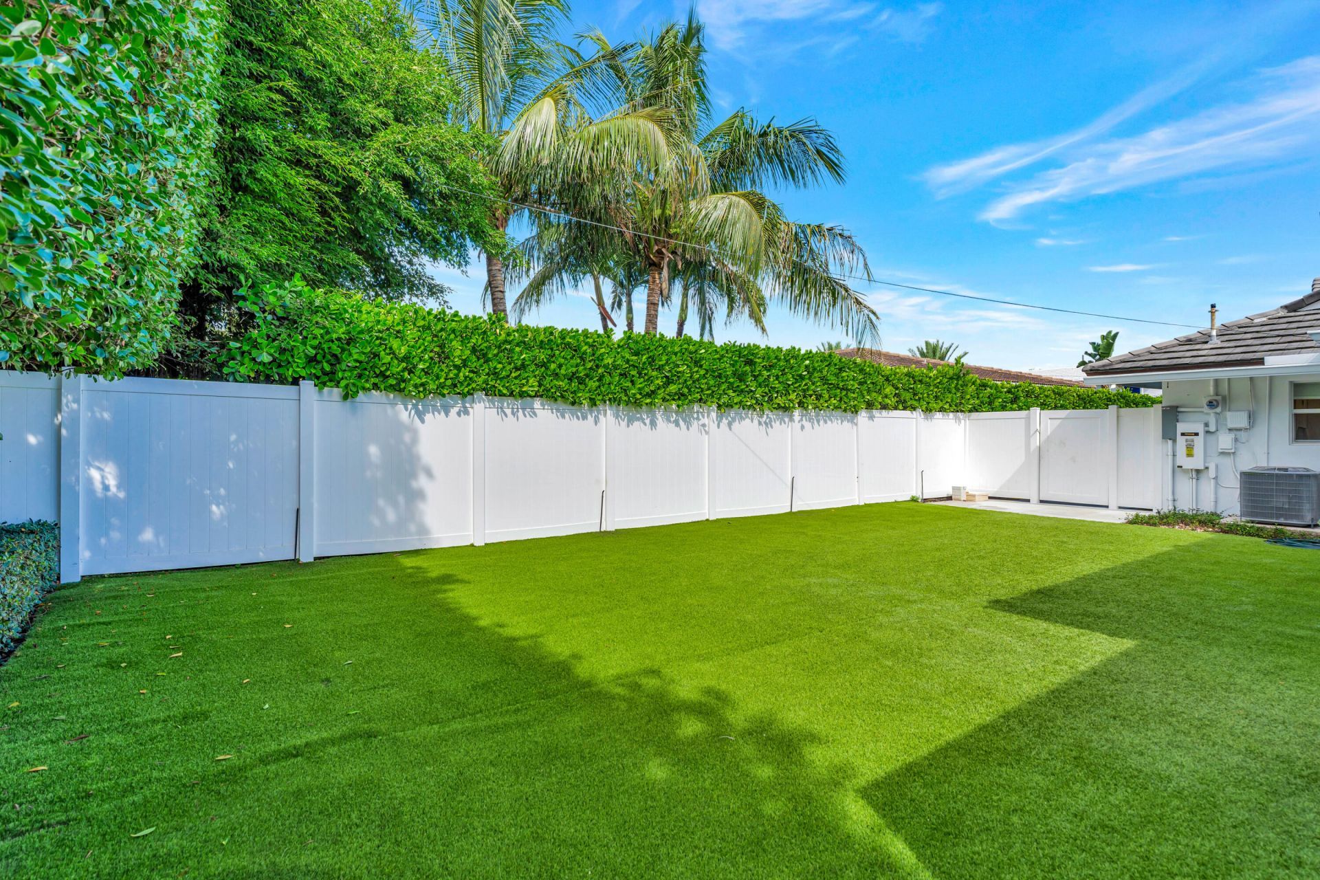 136 Worth Court S, West Palm Beach, FL 33405 Photo