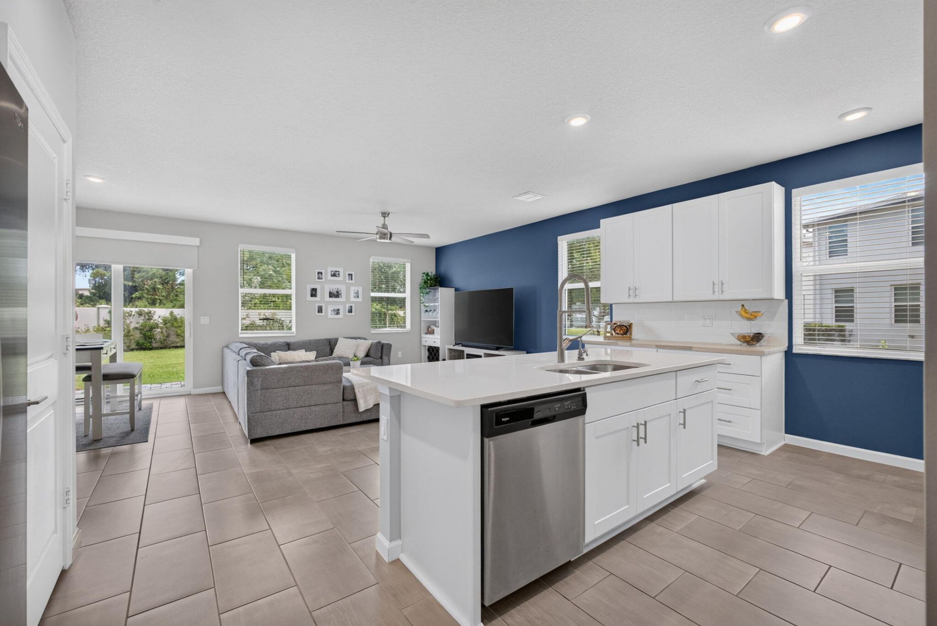 5600 Mentmore Drive, West Palm Beach, FL 33407 Photo