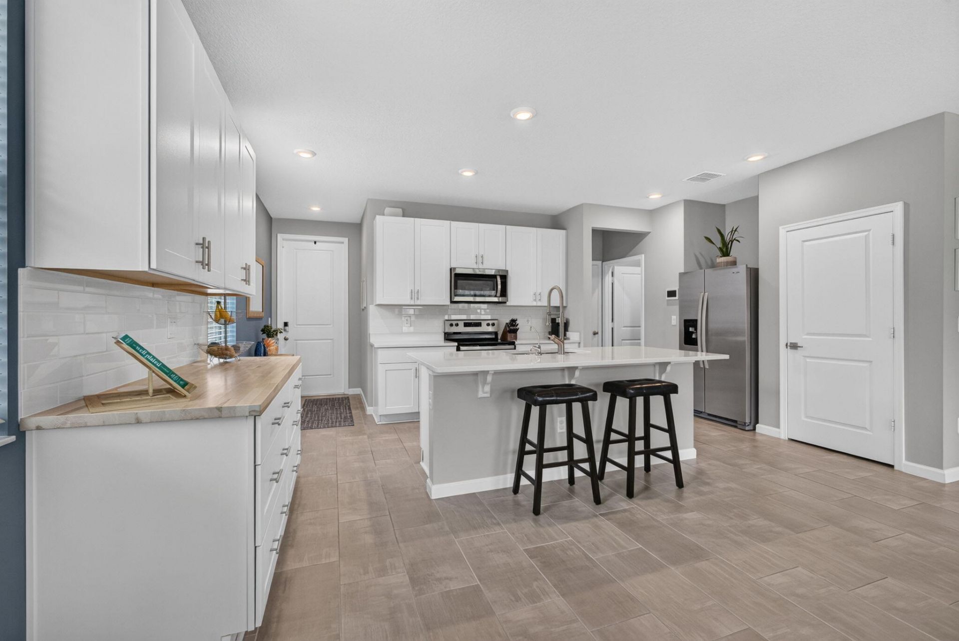 5600 Mentmore Drive, West Palm Beach, FL 33407 Photo