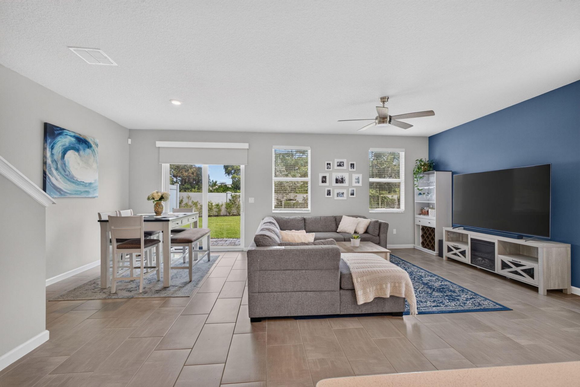 5600 Mentmore Drive, West Palm Beach, FL 33407 Photo