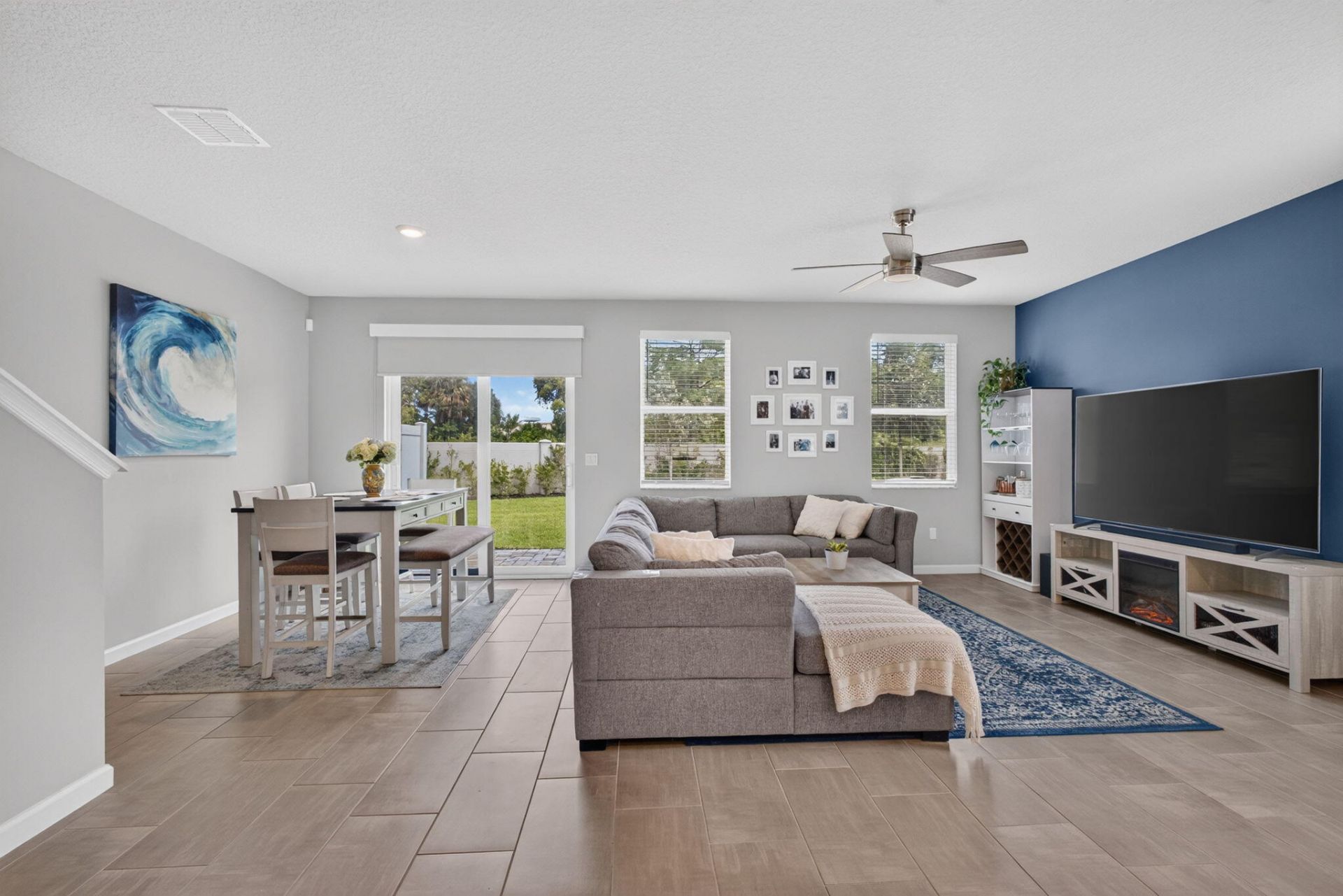 5600 Mentmore Drive, West Palm Beach, FL 33407 Photo