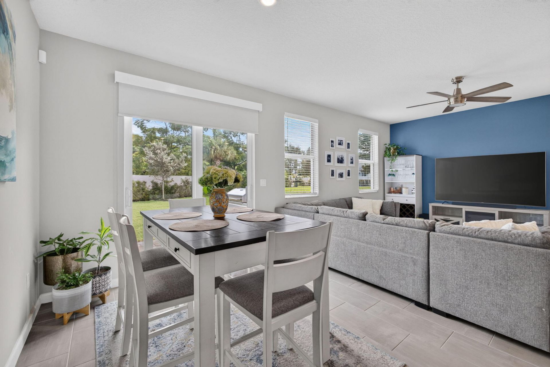 5600 Mentmore Drive, West Palm Beach, FL 33407 Photo