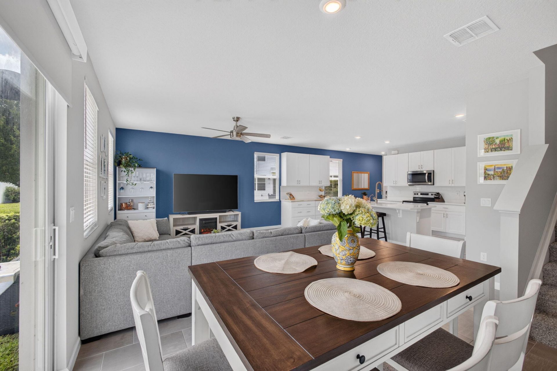 5600 Mentmore Drive, West Palm Beach, FL 33407 Photo