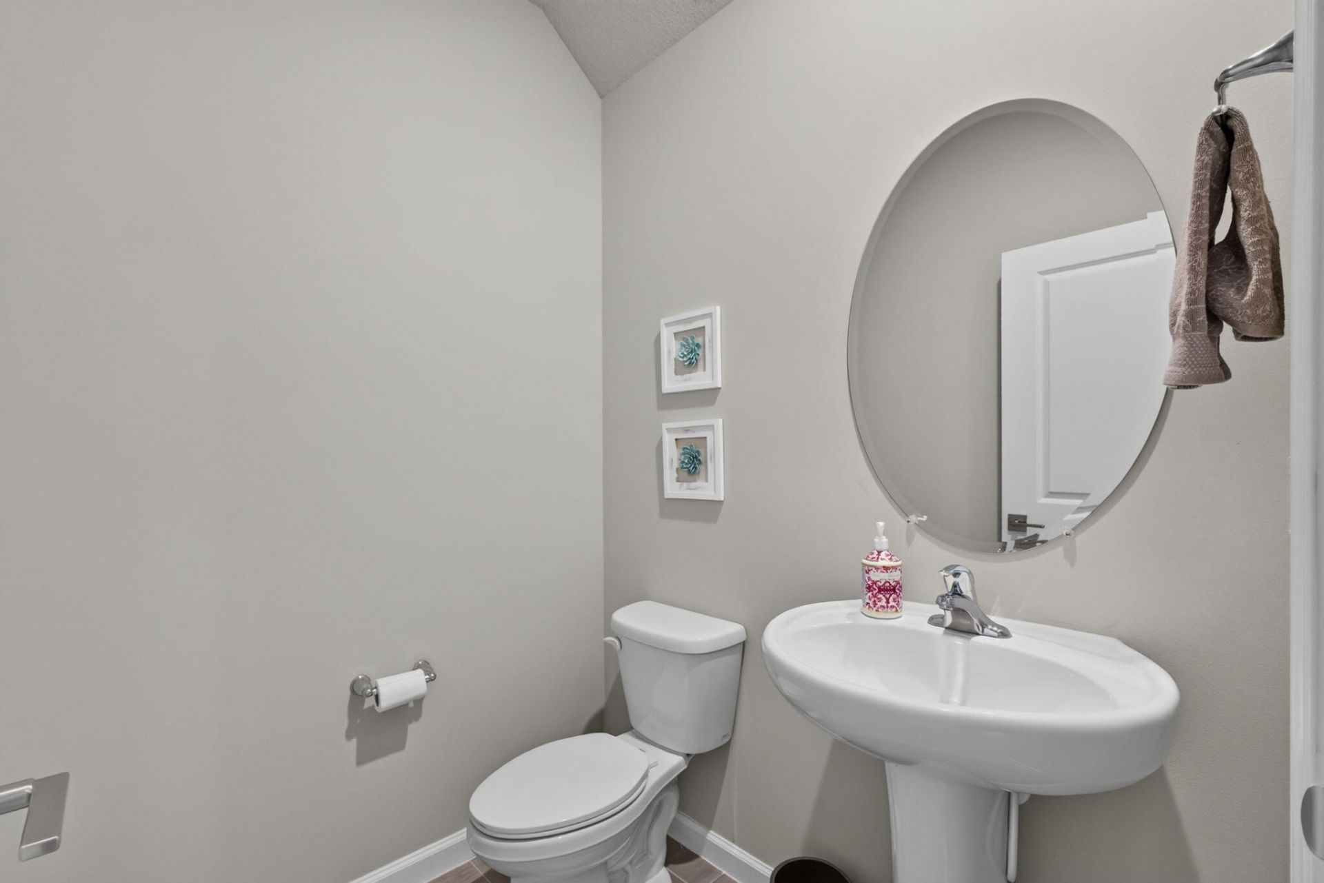 5600 Mentmore Drive, West Palm Beach, FL 33407 Photo