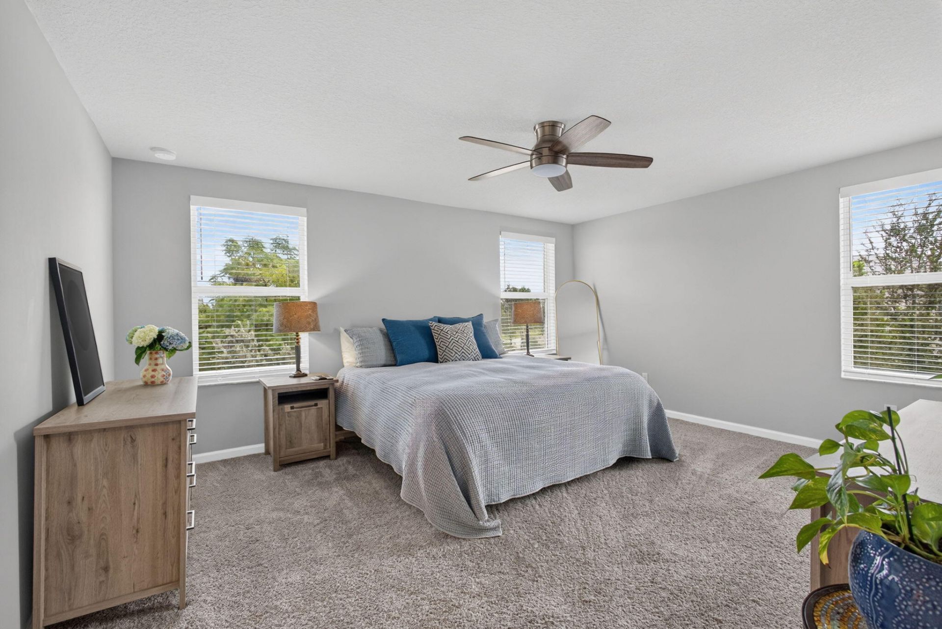 5600 Mentmore Drive, West Palm Beach, FL 33407 Photo