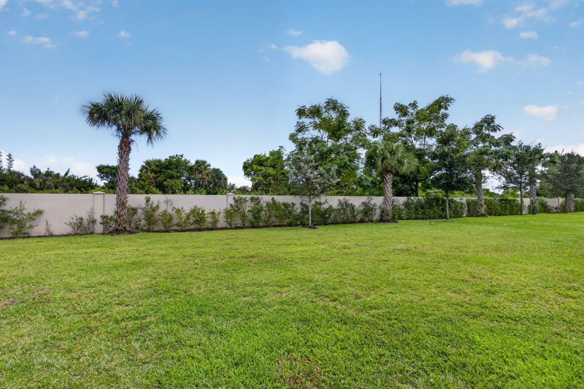5600 Mentmore Drive, West Palm Beach, FL 33407 Photo