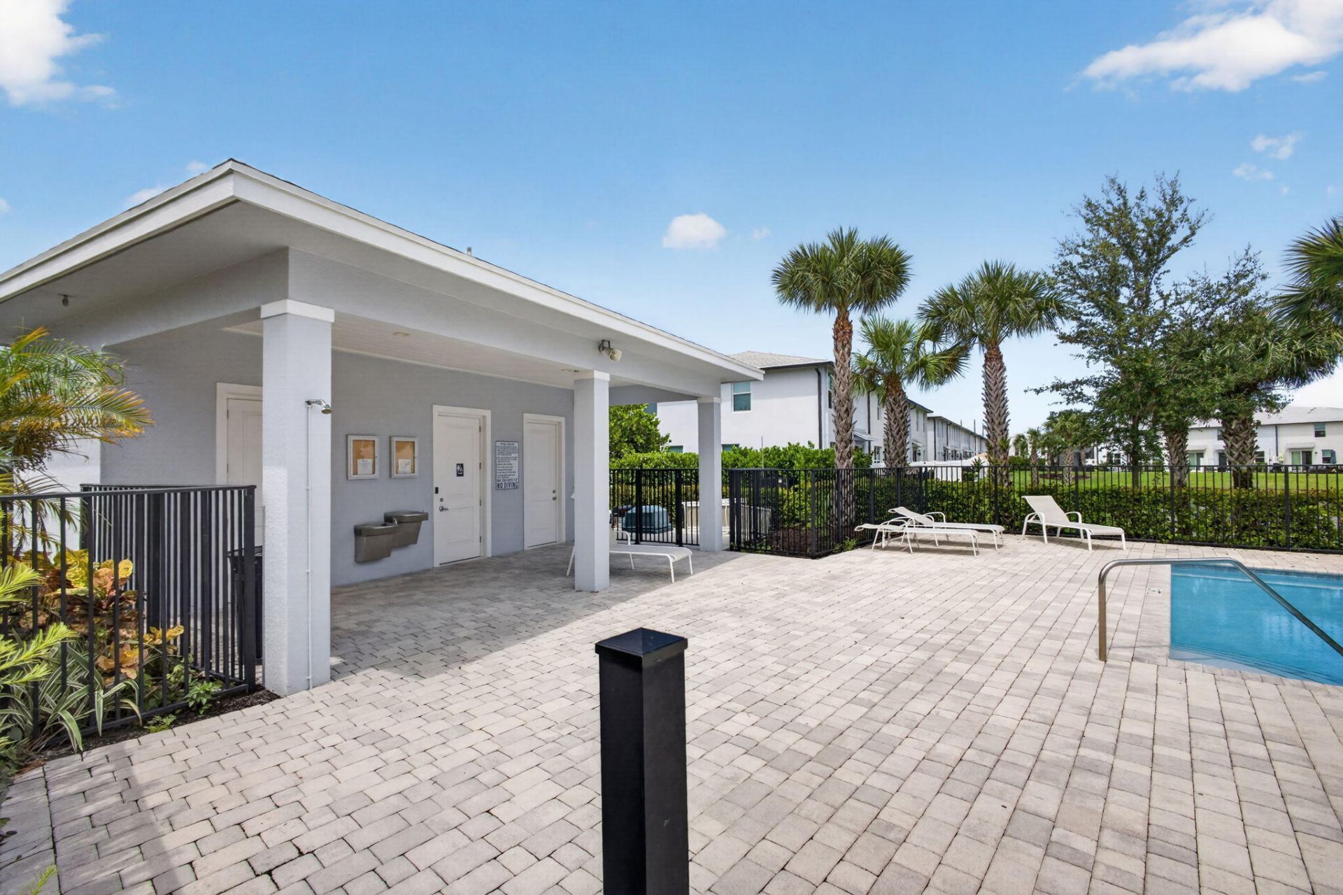5600 Mentmore Drive, West Palm Beach, FL 33407 Photo