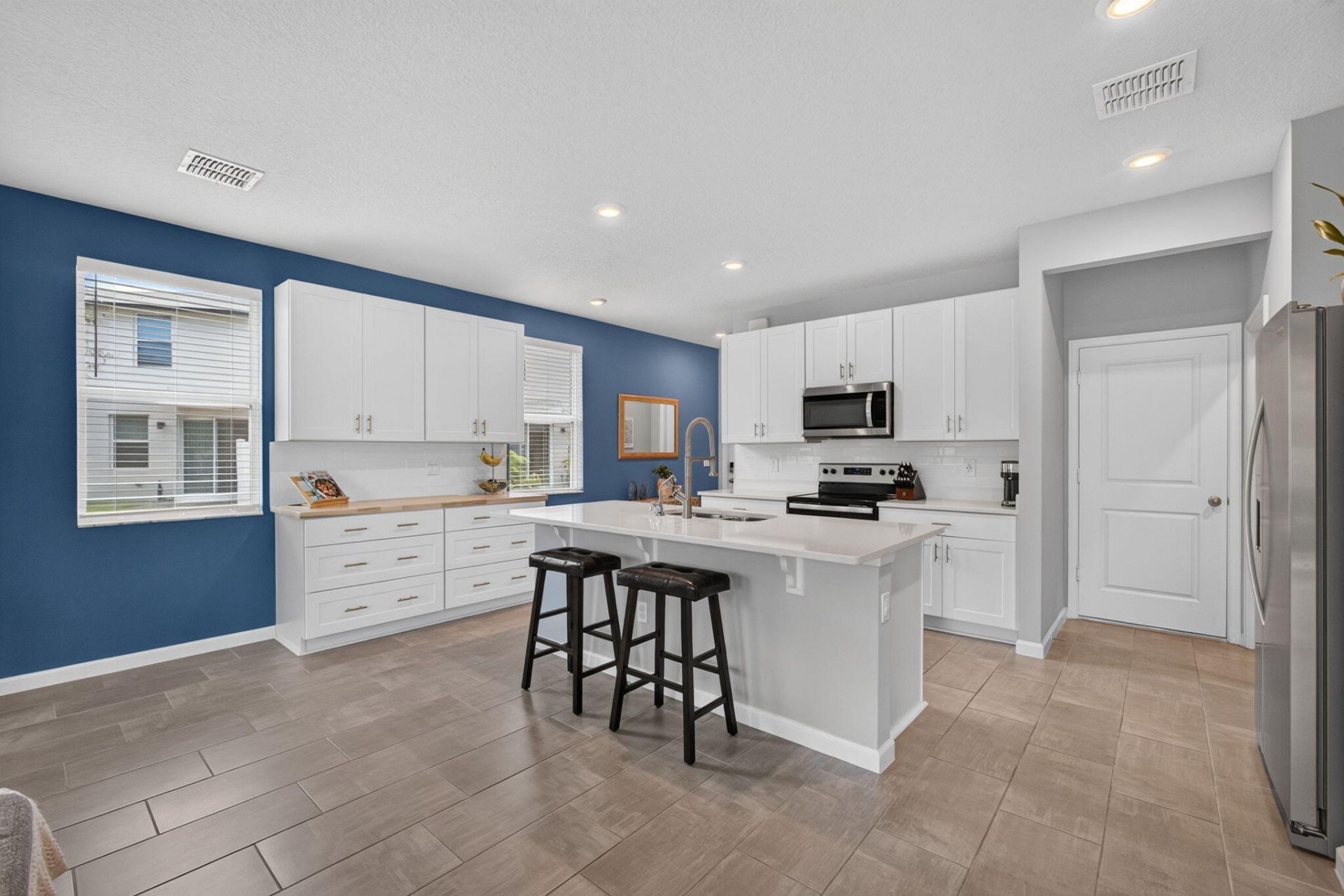 5600 Mentmore Drive, West Palm Beach, FL 33407 Photo