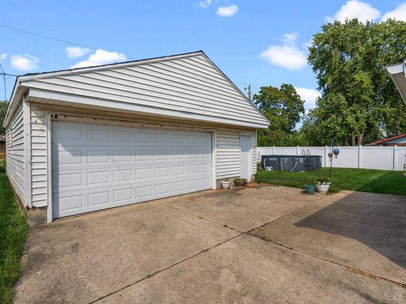 7845 Harshmanville Road, Huber Heights, OH 45424 Photo 5
