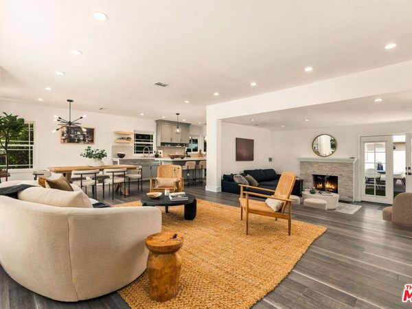 2903 Delaware Avenue, Santa Monica, CA 90404