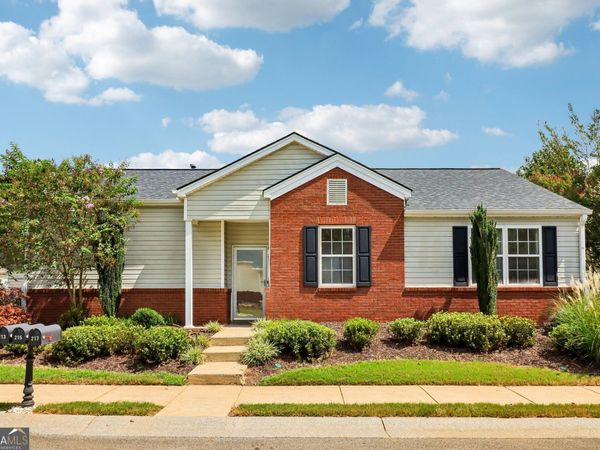213 W Oaks Place, Woodstock, GA 30188