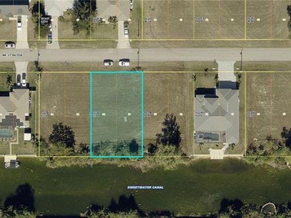 2050 NE 27th TER, CAPE CORAL, FL 33909
