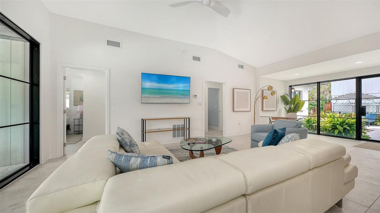 556 N Washington Drive, Sarasota, FL 34236 Photo