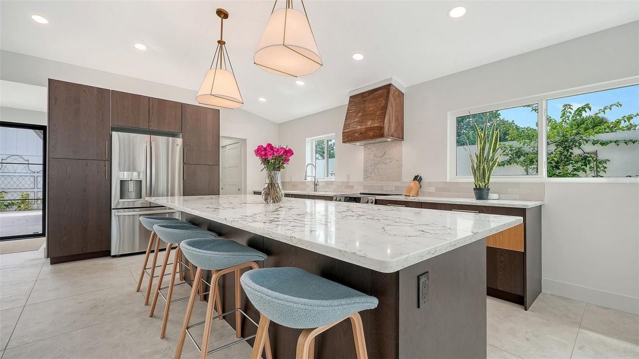 556 N Washington Drive, Sarasota, FL 34236 Photo