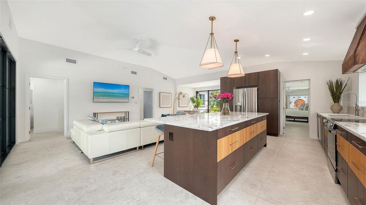 556 N Washington Drive, Sarasota, FL 34236 Photo