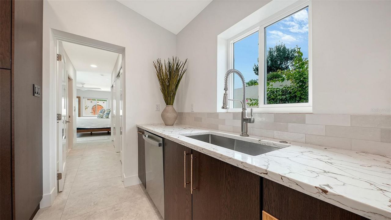 556 N Washington Drive, Sarasota, FL 34236 Photo