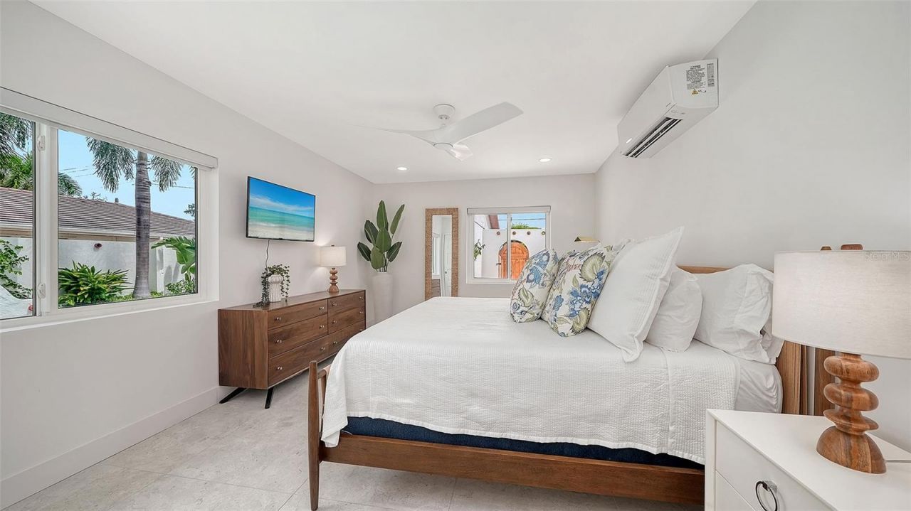 556 N Washington Drive, Sarasota, FL 34236 Photo