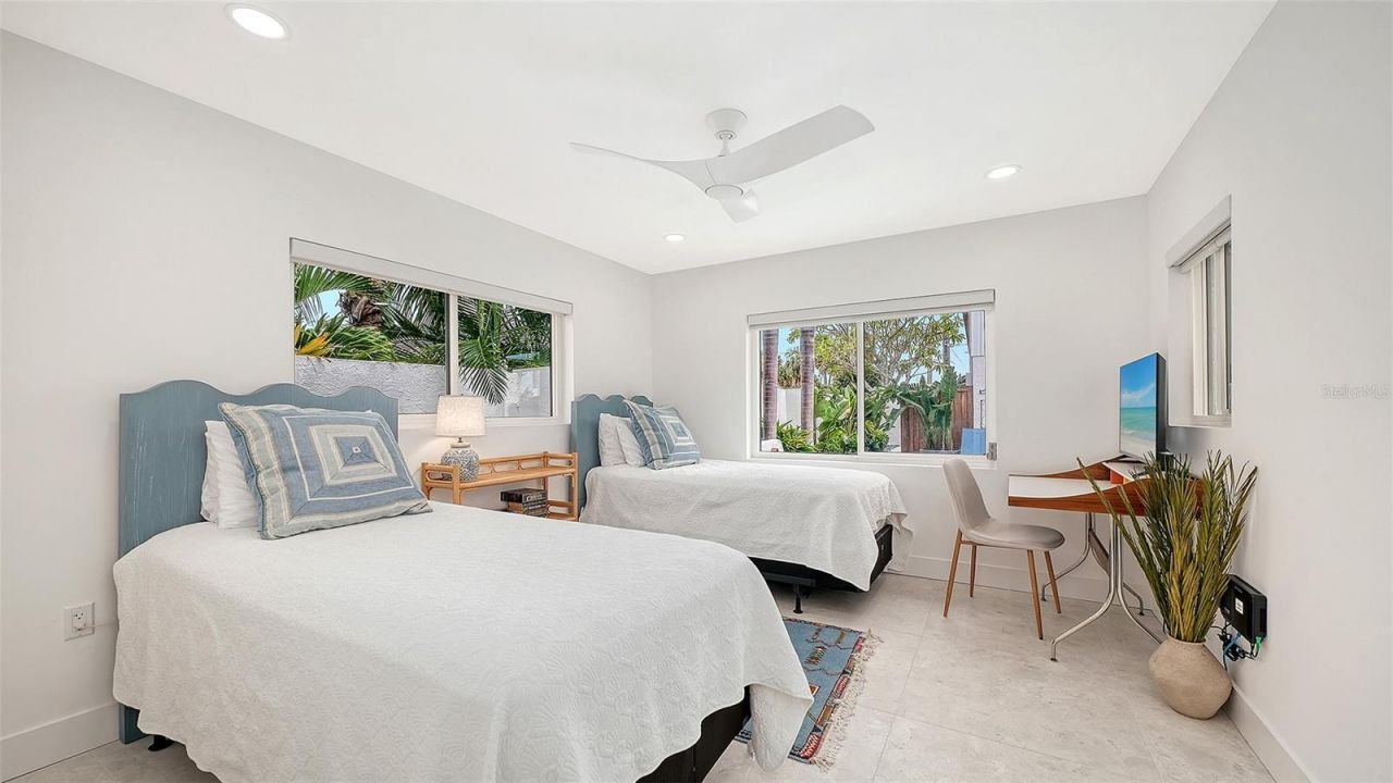 556 N Washington Drive, Sarasota, FL 34236 Photo