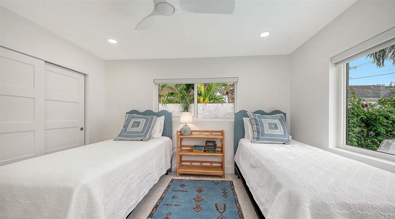 556 N Washington Drive, Sarasota, FL 34236 Photo