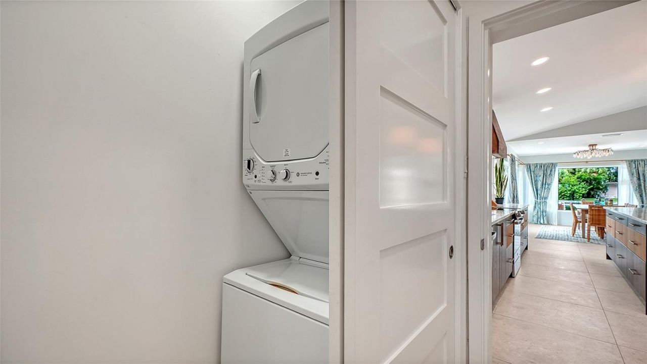 556 N Washington Drive, Sarasota, FL 34236 Photo