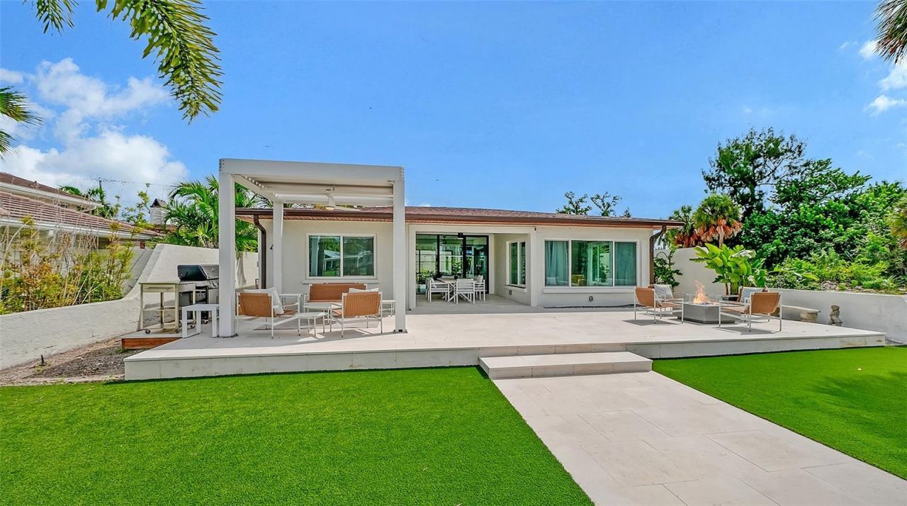 556 N Washington Drive, Sarasota, FL 34236 Photo