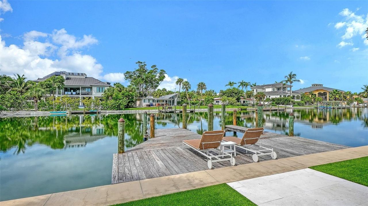 556 N Washington Drive, Sarasota, FL 34236 Photo