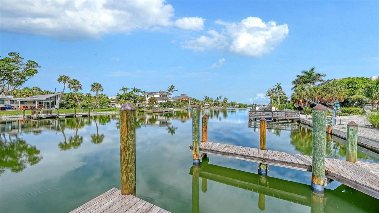 556 N Washington Drive, Sarasota, FL 34236 Photo