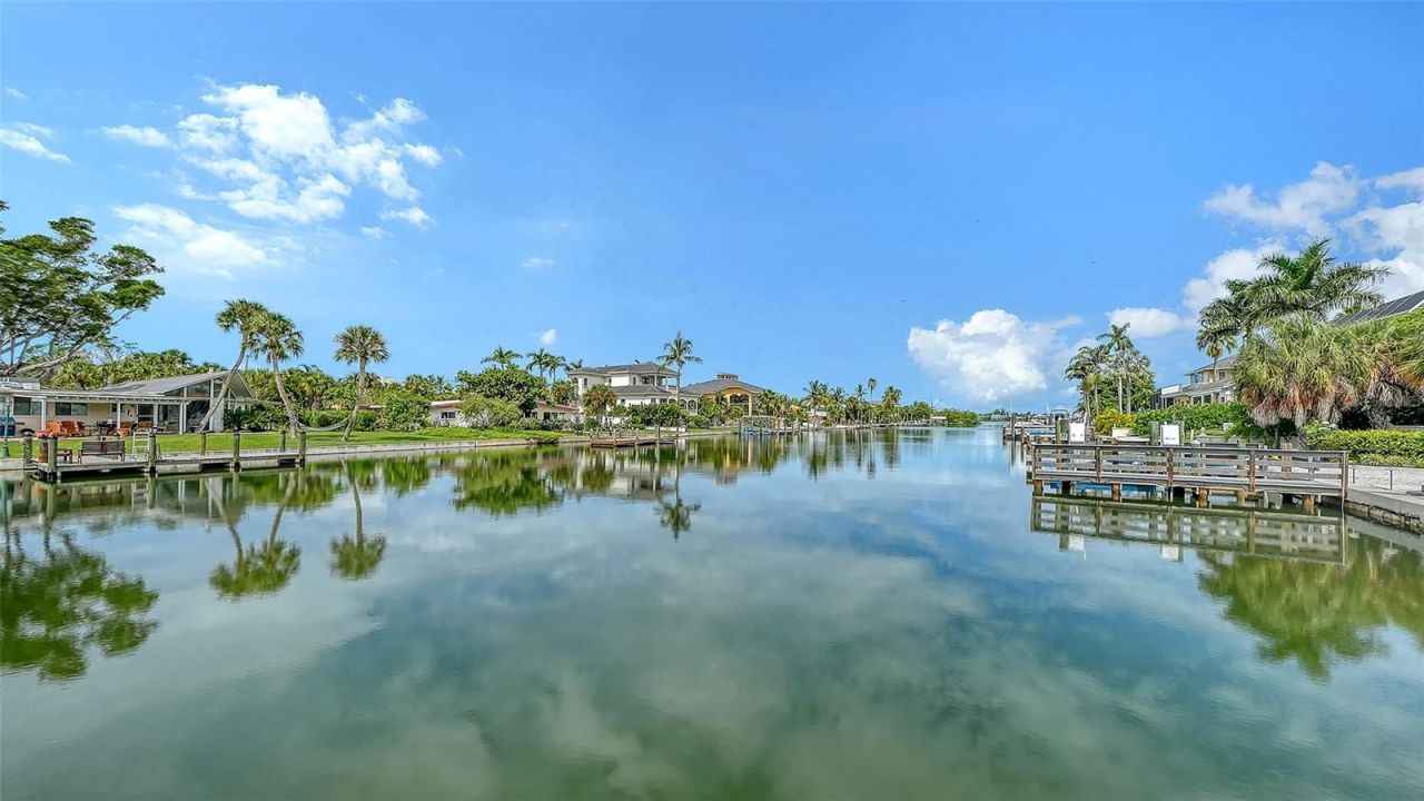 556 N Washington Drive, Sarasota, FL 34236 Photo