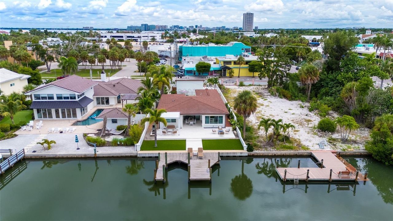 556 N Washington Drive, Sarasota, FL 34236 Photo