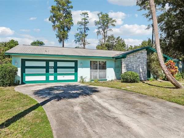 6714 GATEWAY DRIVE , TAMPA, FL 33615