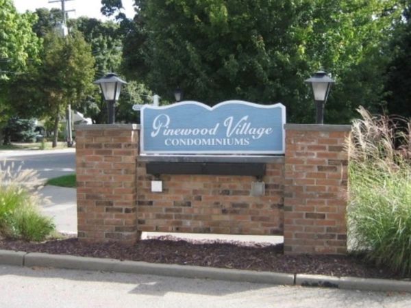 212 Pinewood Drive, Unit 22, Plymouth, Mi 48170