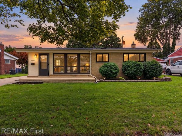 32612 Holden Drive , Warren, Mi 48092