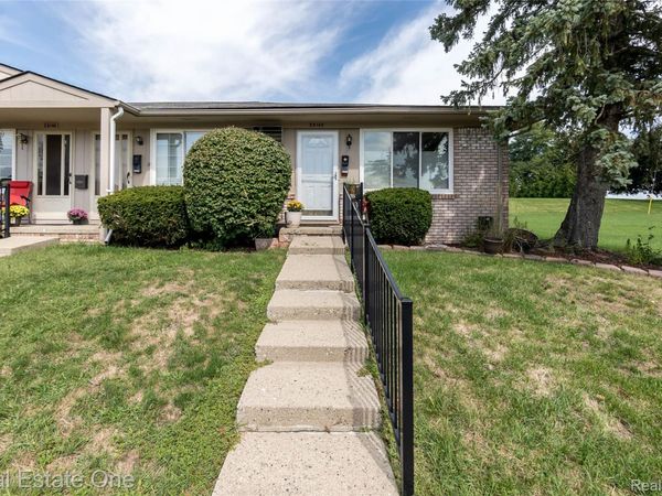 25142 Franklin Terrace, Unit 8, South Lyon, Mi 48178