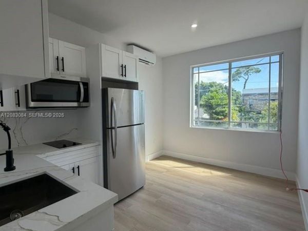 2425 SW 6th St, Unit 9, Miami, FL 33135