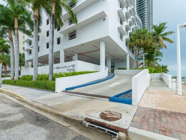 725 NE 22nd St, Unit 8E, Miami, FL 33137