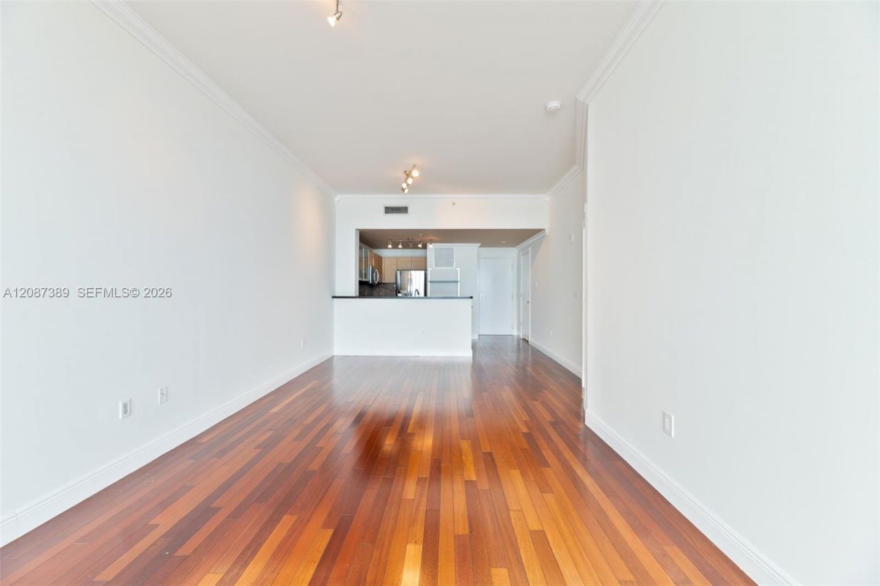725 NE 22nd St, Unit 8E, Miami, FL 33137 Photo